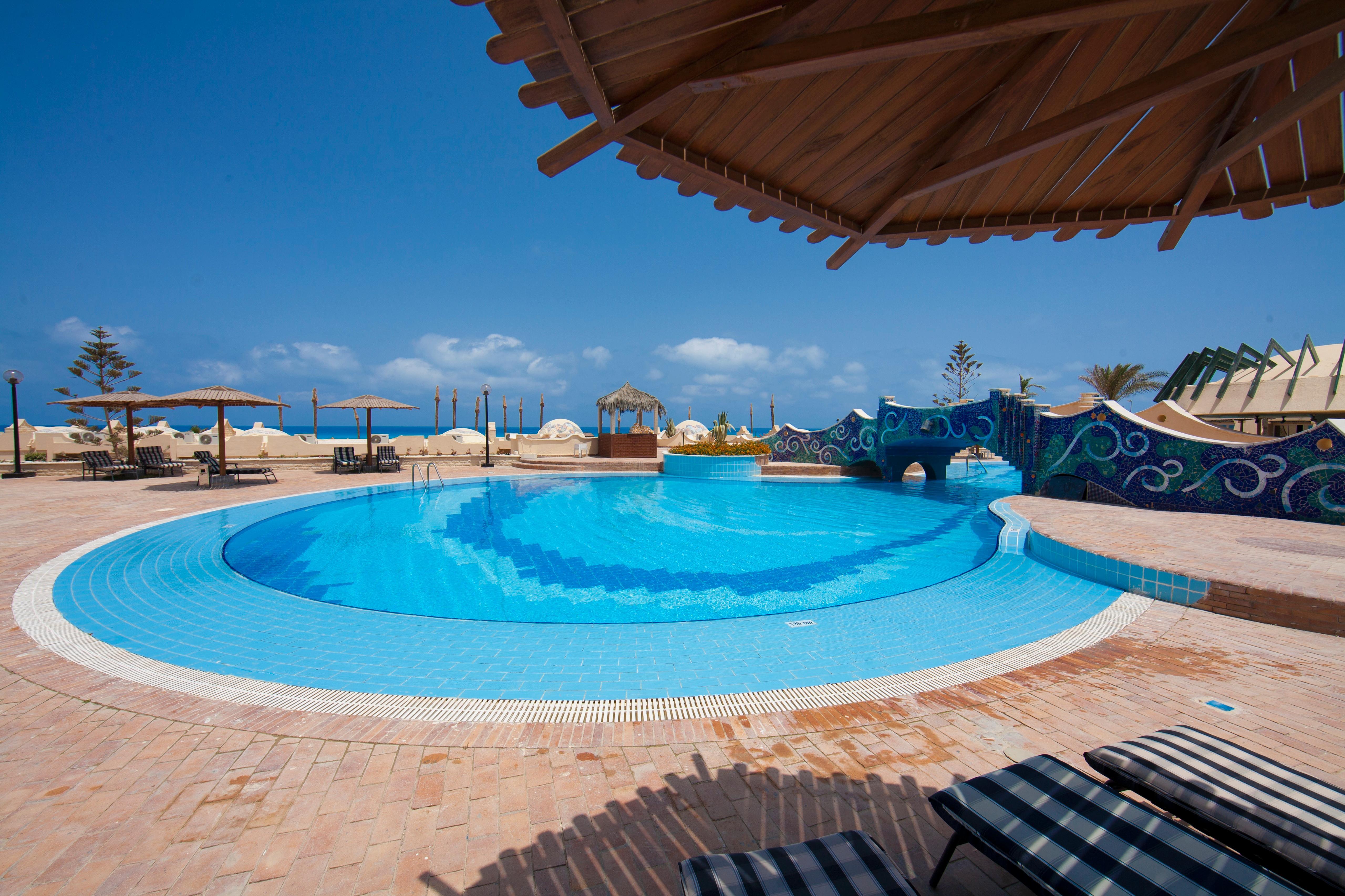 โรงแรมบอร์ก เอล อาหรับ บีช บอร์จเอลอาหรับ ภายนอก รูปภาพ The swimming pool at the Dead Sea Spa Magdala