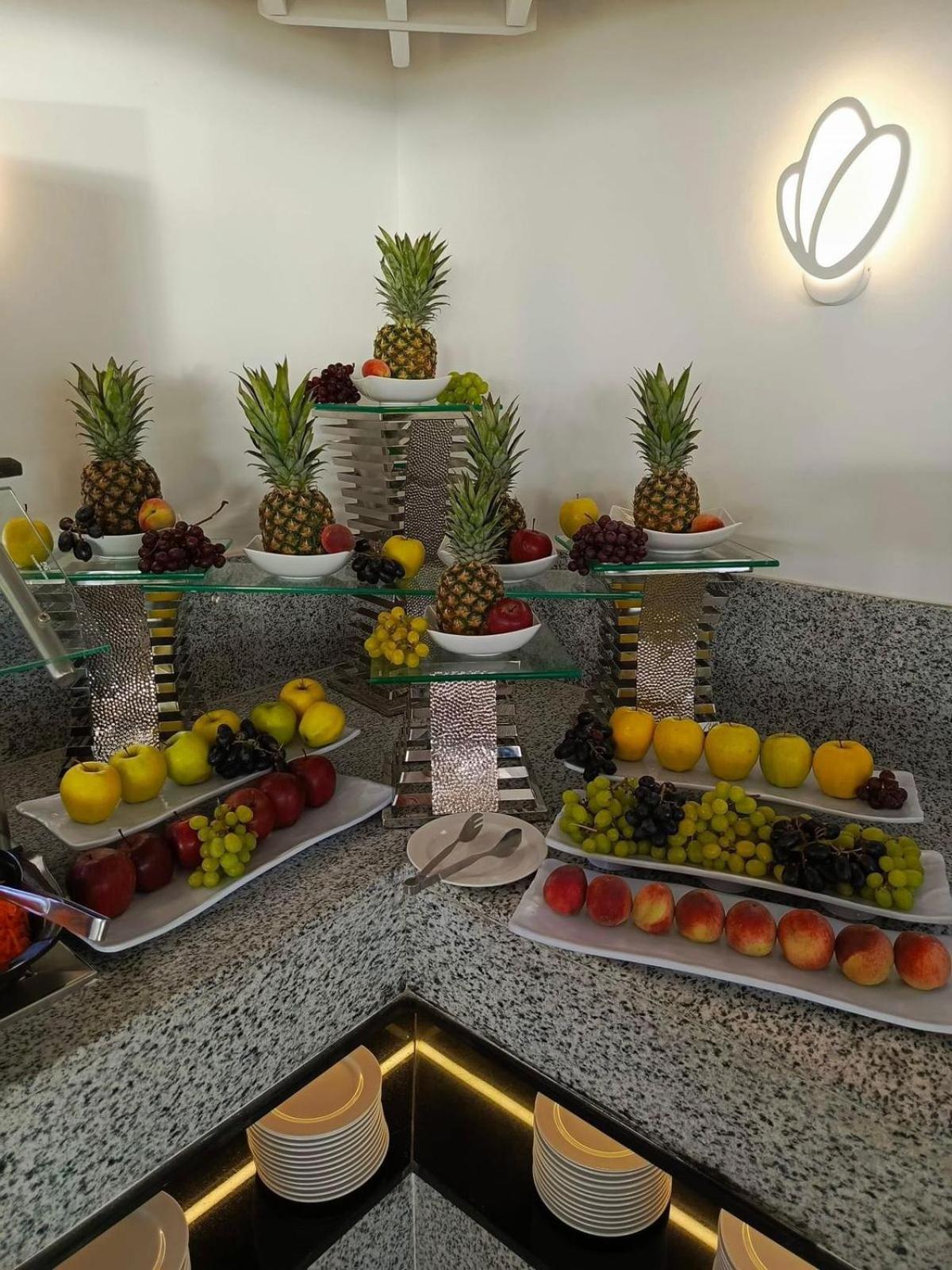 โรงแรมบอร์ก เอล อาหรับ บีช บอร์จเอลอาหรับ ภายนอก รูปภาพ Fruit display