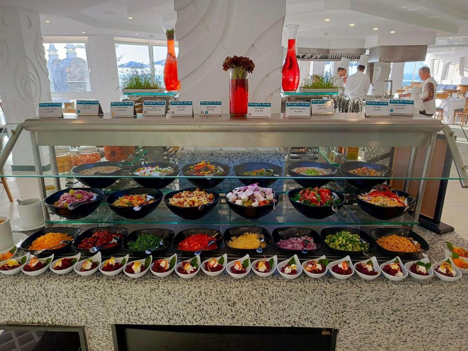 โรงแรมบอร์ก เอล อาหรับ บีช บอร์จเอลอาหรับ ภายนอก รูปภาพ A salad bar