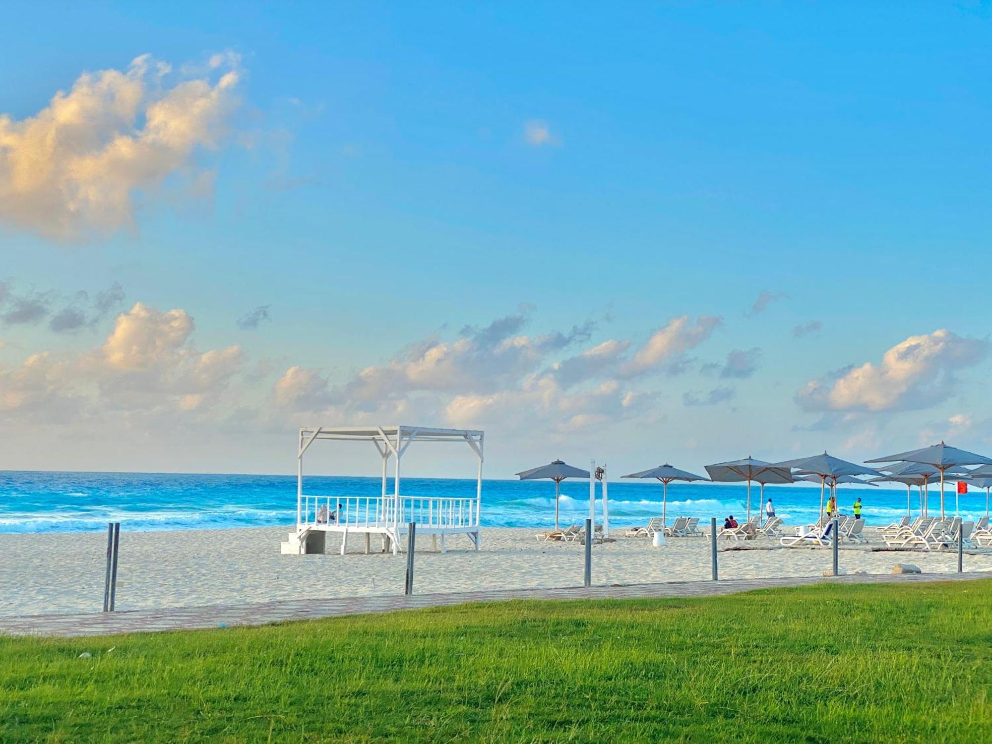 โรงแรมบอร์ก เอล อาหรับ บีช บอร์จเอลอาหรับ ภายนอก รูปภาพ The beach at the Hilton Tel Aviv